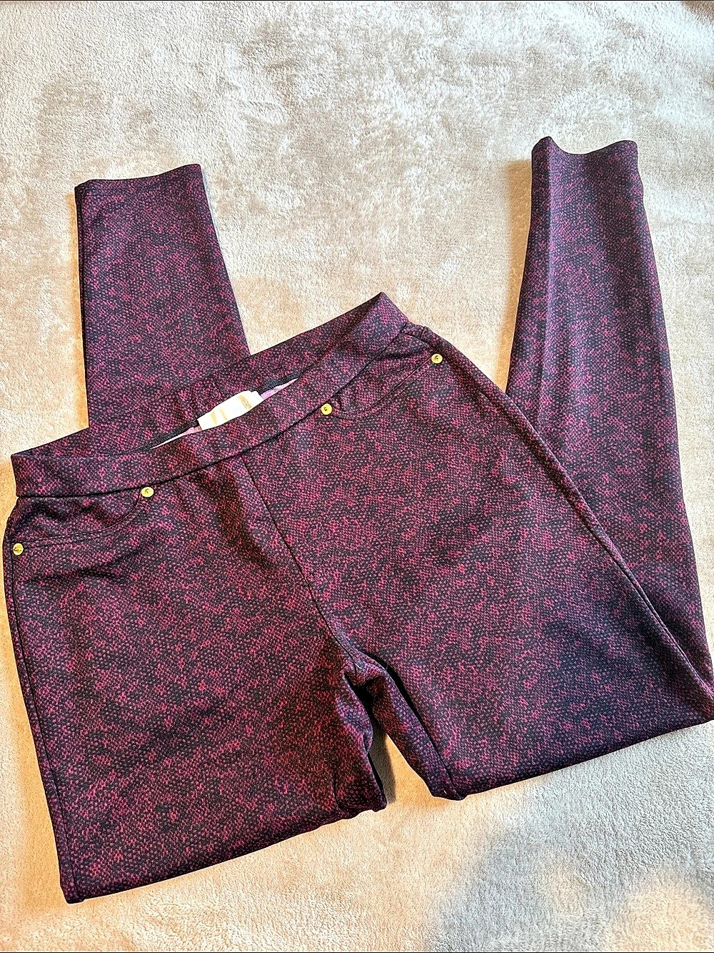 Michael Kors Skinny Pants Snake Patterned in Black & Red Size Medium